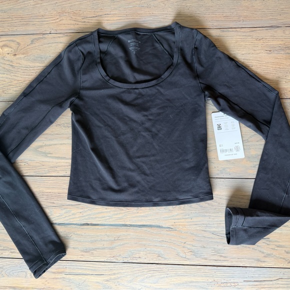 Athleta Tops - Athleta Black Transcend Cropped Workout Top
